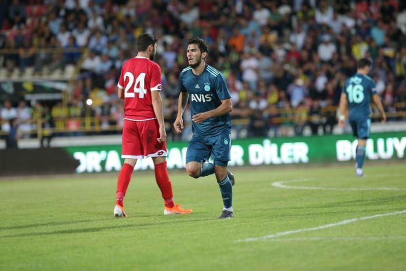 Fenerbahçede genç futbolcular Ersun Yanalın gözüne girdi