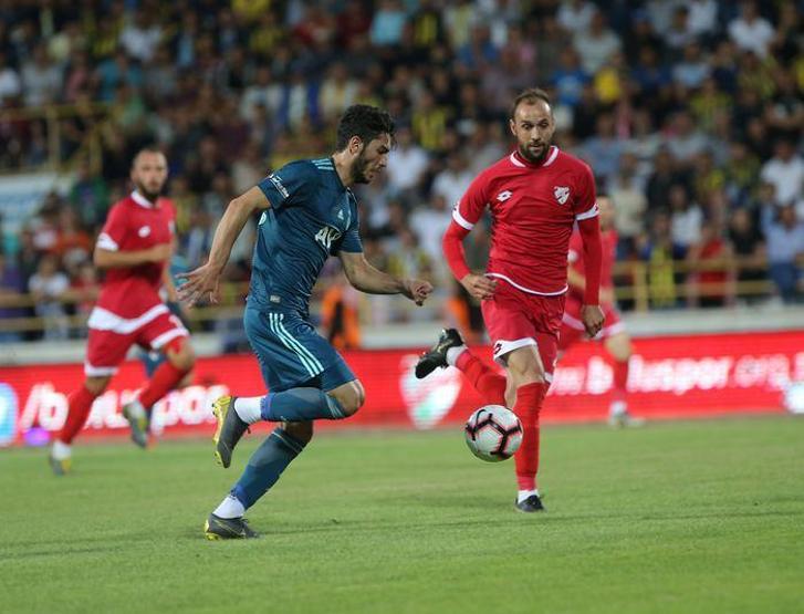 Fenerbahçede genç futbolcular Ersun Yanalın gözüne girdi