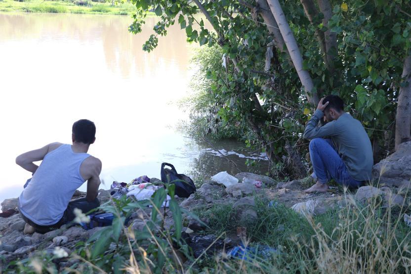 Serinlemek için girdiği nehirde boğuldu Yakınları sinir krizi geçirdi