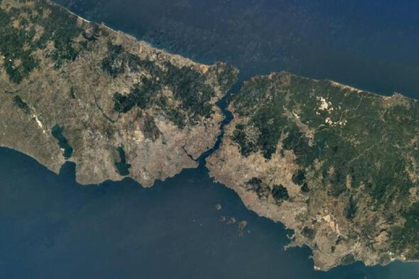 NASAnın Kızıl Gezegendeki göz bebeği böyle görüntülendi