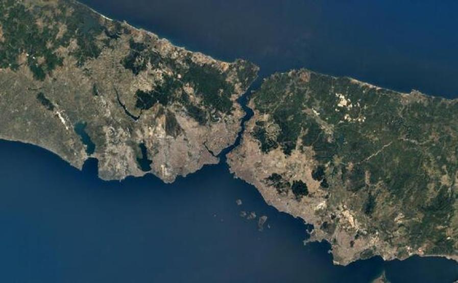 NASAnın Kızıl Gezegendeki göz bebeği böyle görüntülendi