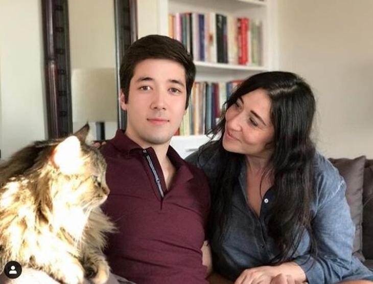 Abla kardeş değil, anne oğul