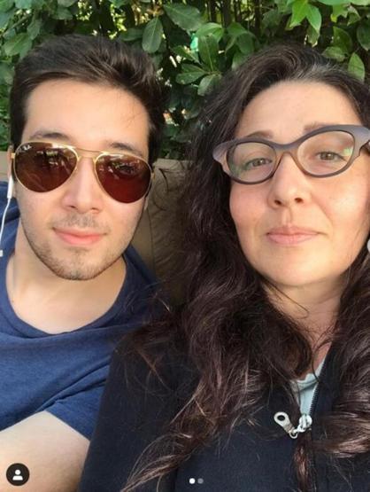 Abla kardeş değil, anne oğul