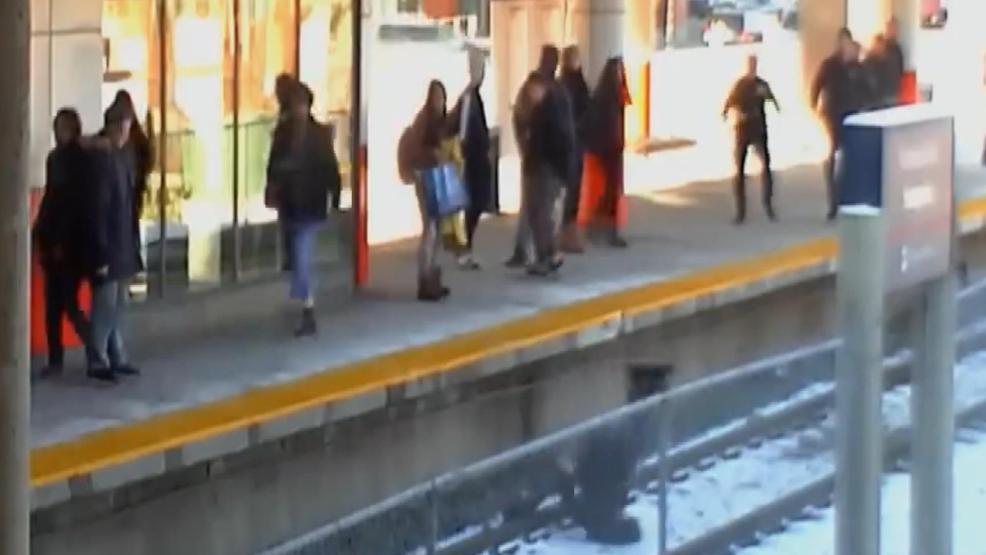 Yaşlı kadını raylara itti…O anların görüntüleri yayınlandı