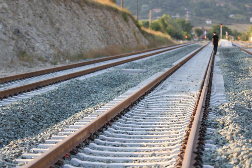 İlk kazmayı Atatürkün vurduğu yenilenen demiryolu hattı açılıyor