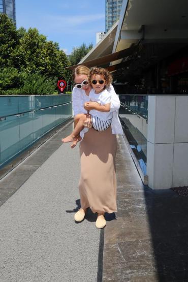 Gülşen, Azur Benanı gezdirdi