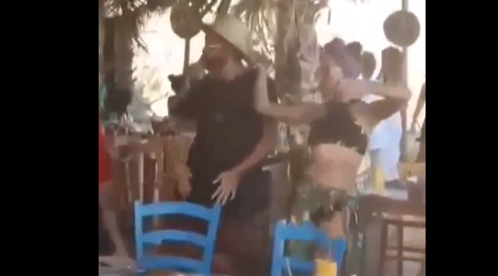 Demet Özdemirden göbek dans
