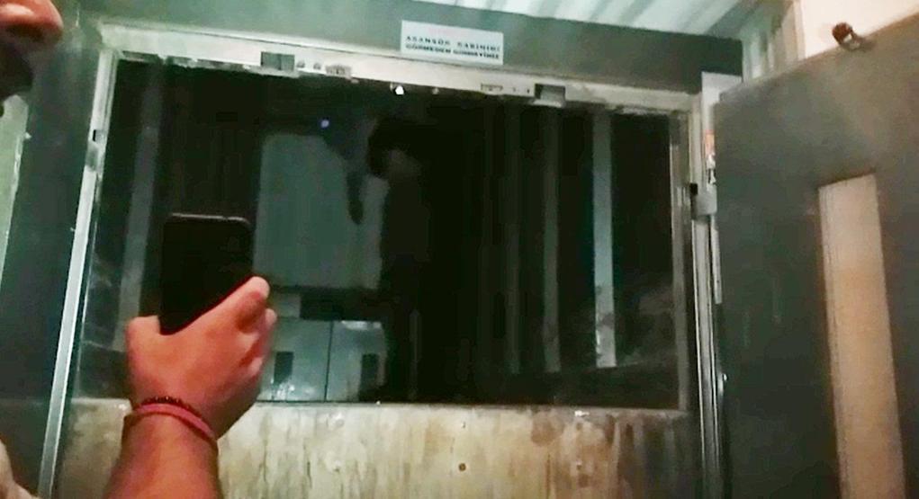 Asansörde sıkışan adam hayatını kaybetti