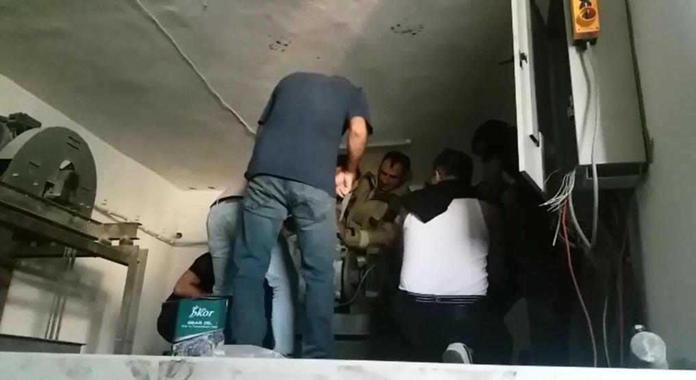 Asansörde sıkışan adam hayatını kaybetti