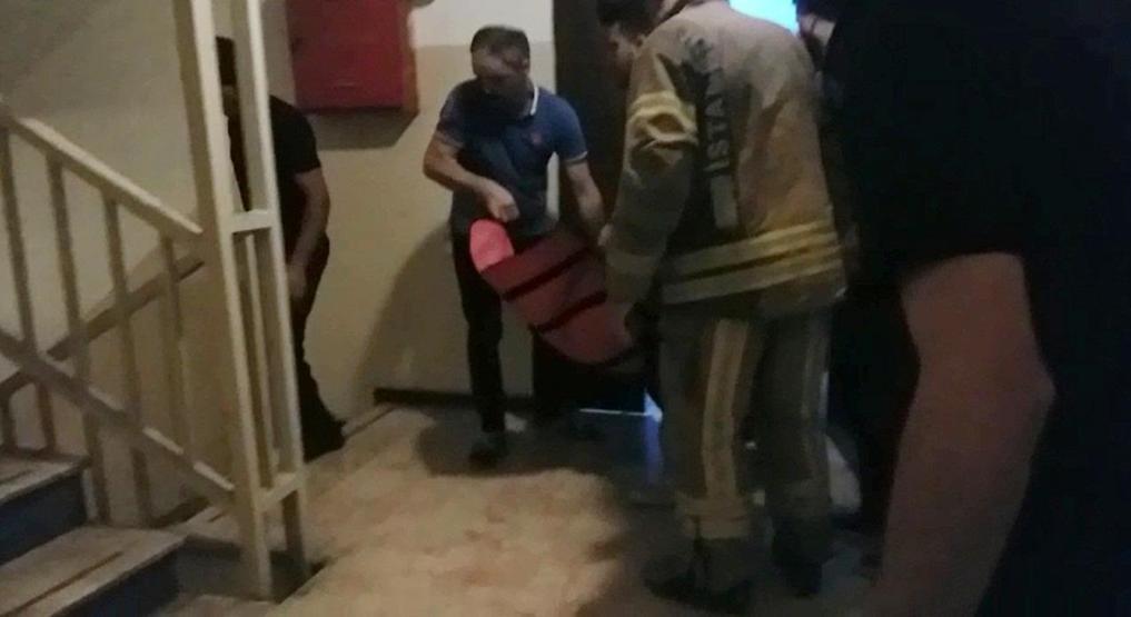 Asansörde sıkışan adam hayatını kaybetti