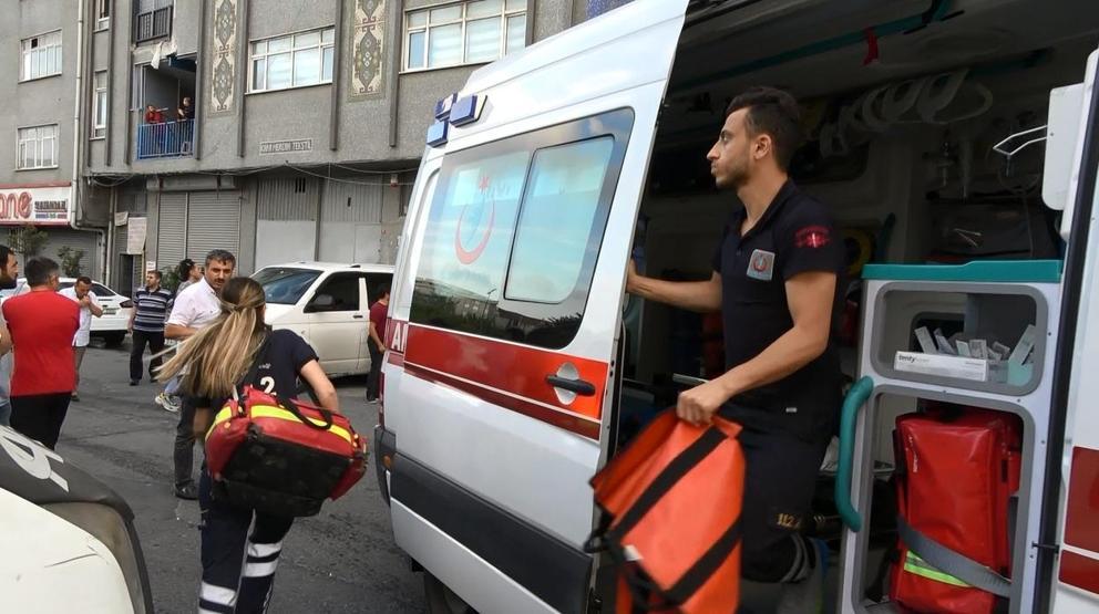 Asansörde sıkışan adam hayatını kaybetti