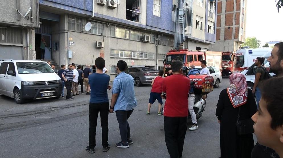 Asansörde sıkışan adam hayatını kaybetti