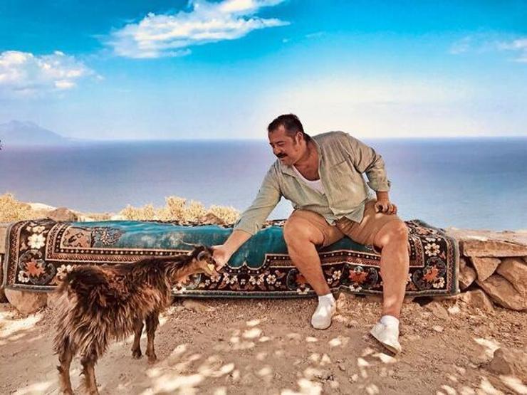 Ata Demirer’in çiftlik hayatı Bozcaadada neler oluyor