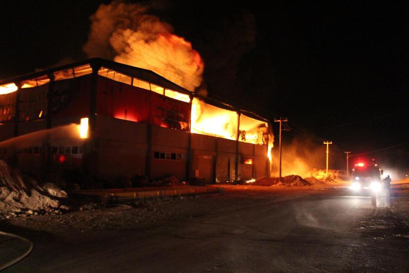 Gaziantepte fabrika yangını 30 araç 50 itfaiyeci müdahale etti