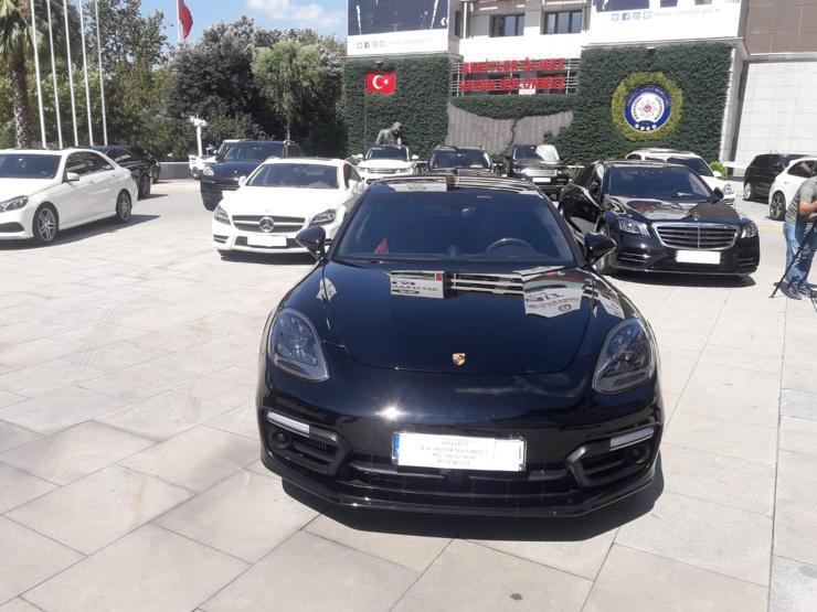 İstanbulda 40 milyon liralık kaçak lüks araç operasyonu