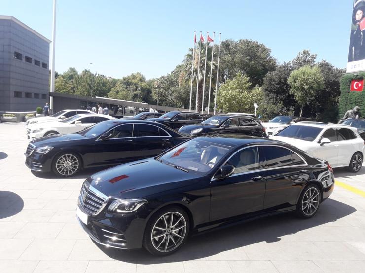 İstanbulda 40 milyon liralık kaçak lüks araç operasyonu