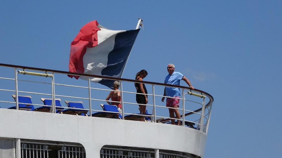 Dünyanın en büyük yelkenli kruvaziyer gemilerinden biri İstanbula demirledi