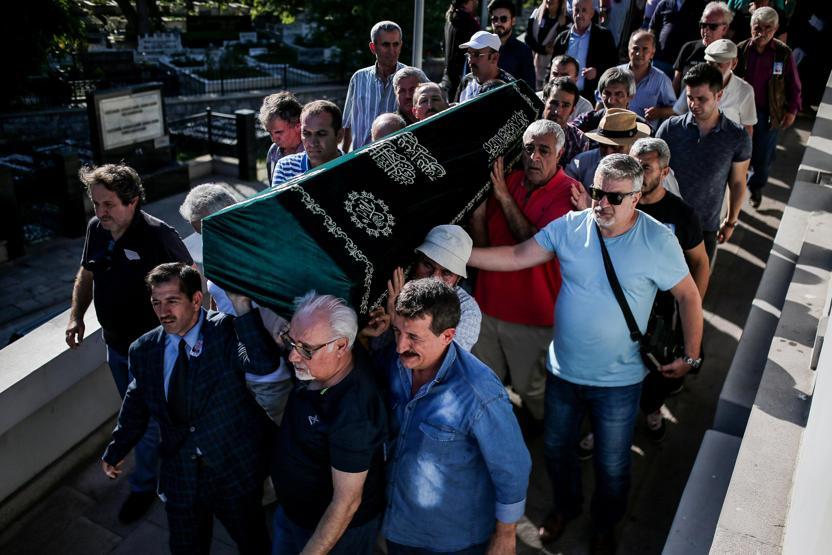 Usta oyuncu Yalçın Gülhan son yolculuğuna uğurlandı