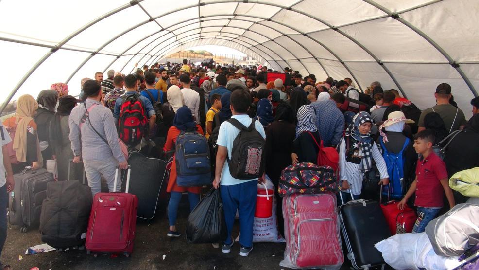Öncüpınarda bayram öncesi yoğunluk Giden Suriyeli sayısı 8 bin oldu