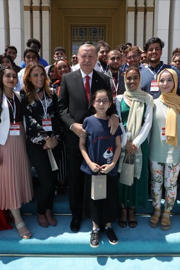 Cumhurbaşkanı Erdoğan Amerikalı ve Kanadalı öğrencileri kabul etti