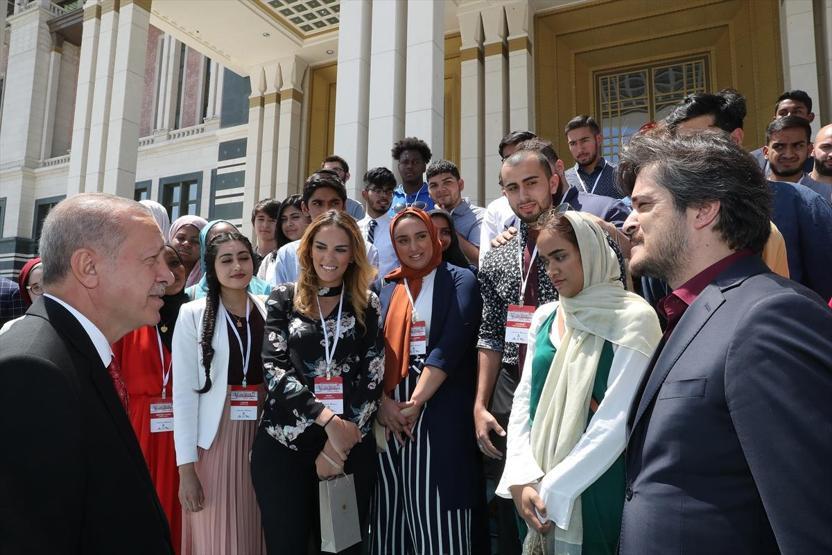 Cumhurbaşkanı Erdoğan Amerikalı ve Kanadalı öğrencileri kabul etti