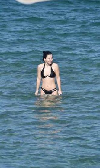 Merve Boluğur yalnızları oynadı