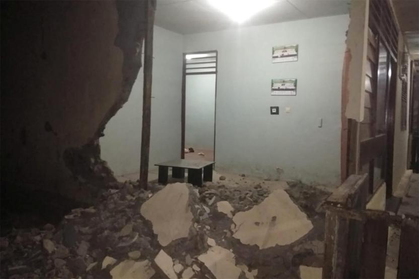 Endonezya depremin yaralarını sarıyor