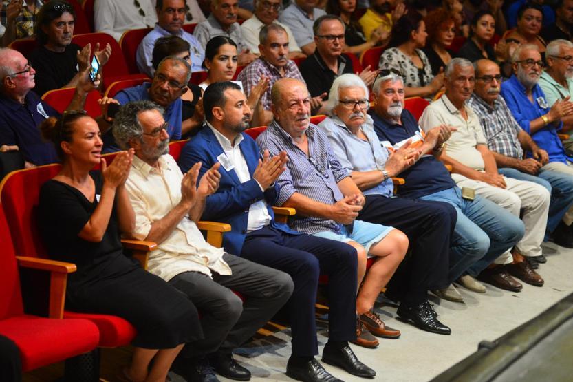 Ünlü oyuncu Cengiz Sezici, Adanada toprağa verildi