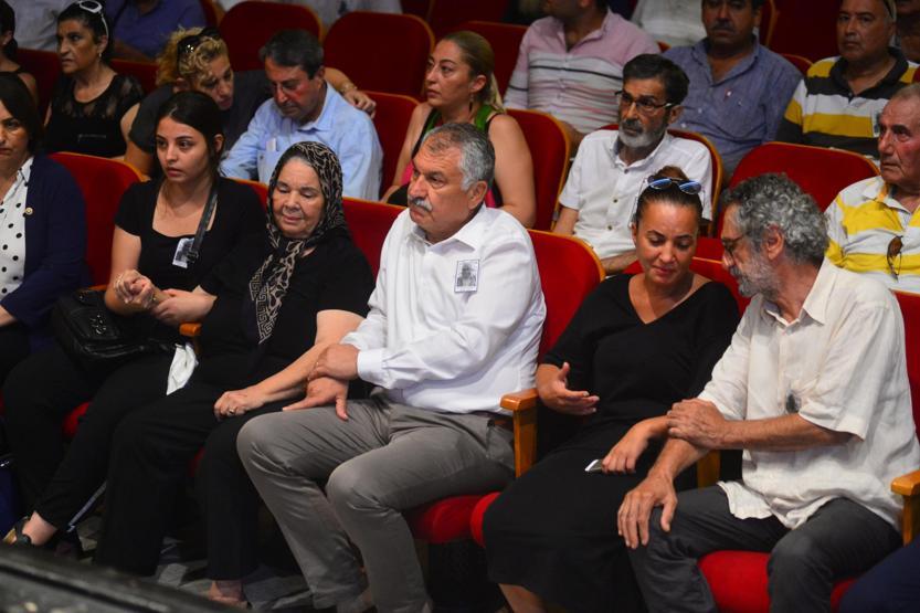 Ünlü oyuncu Cengiz Sezici, Adanada toprağa verildi