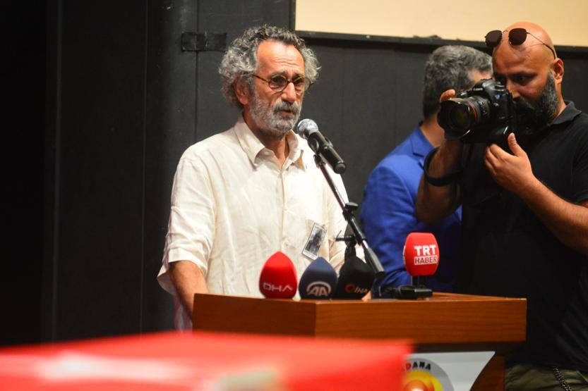 Ünlü oyuncu Cengiz Sezici, Adanada toprağa verildi