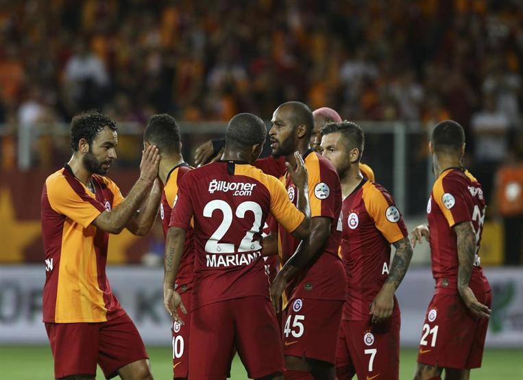 Galatasaray sezonu kupayla açtı
