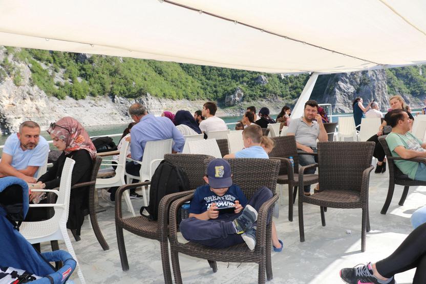 Sosyal medyada fotoğraflarını gören oraya koşuyor