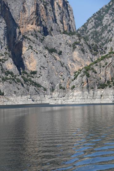 Sosyal medyada fotoğraflarını gören oraya koşuyor