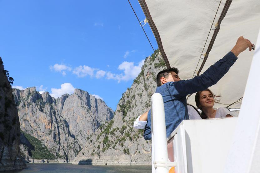 Sosyal medyada fotoğraflarını gören oraya koşuyor