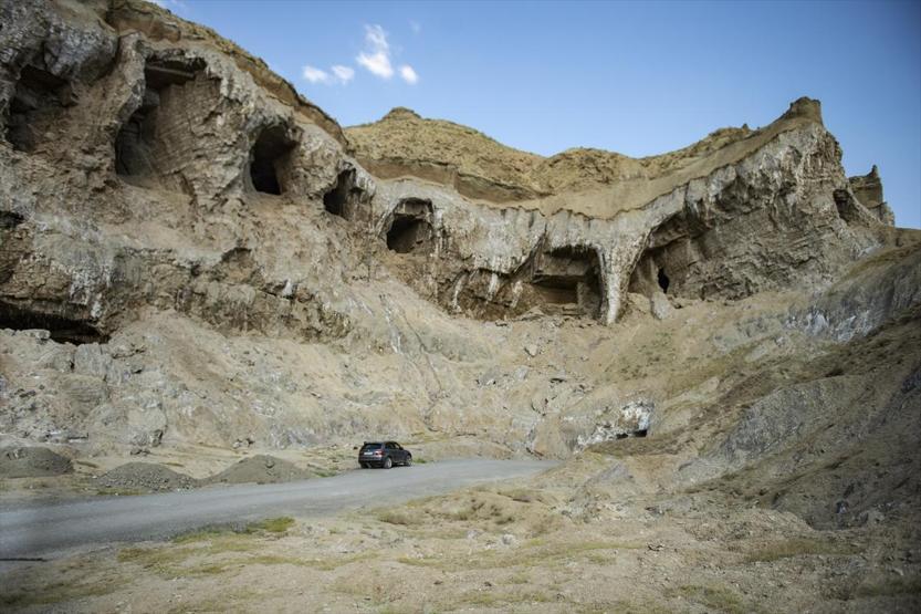 Iğdırdaki Tuz Dağına yabancı turist akını... Tanıtımlarla ilçemizi duymayan kalmayacak
