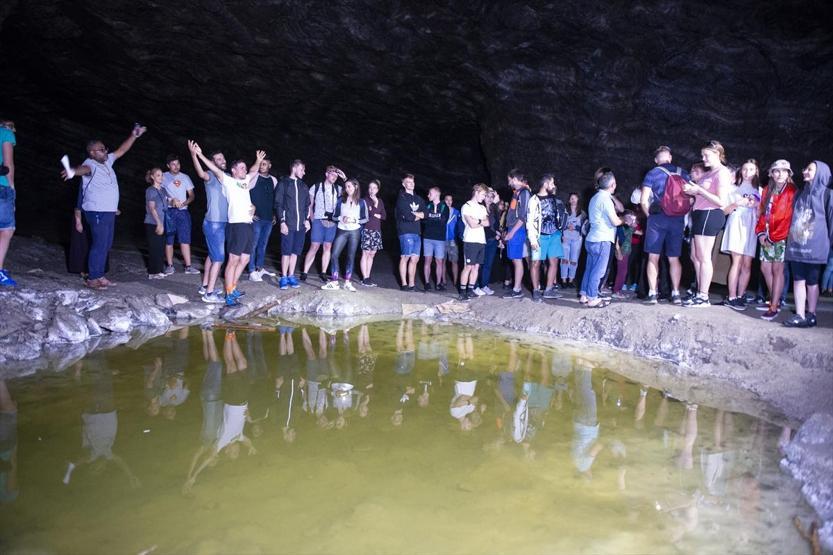 Iğdırdaki Tuz Dağına yabancı turist akını... Tanıtımlarla ilçemizi duymayan kalmayacak