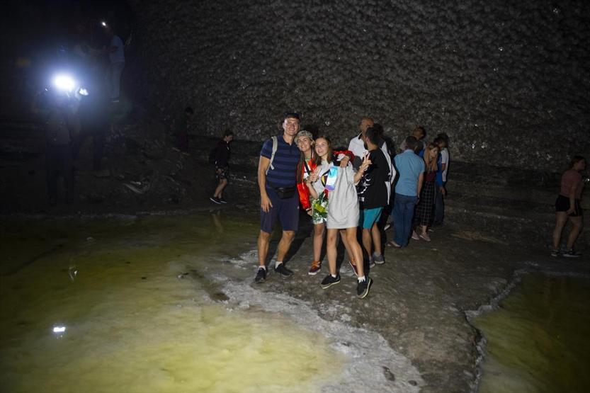 Iğdırdaki Tuz Dağına yabancı turist akını... Tanıtımlarla ilçemizi duymayan kalmayacak