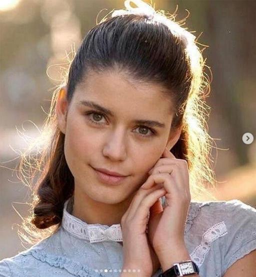 Beren Saat paylaştı: Beni daha da insan yapan kadınlar