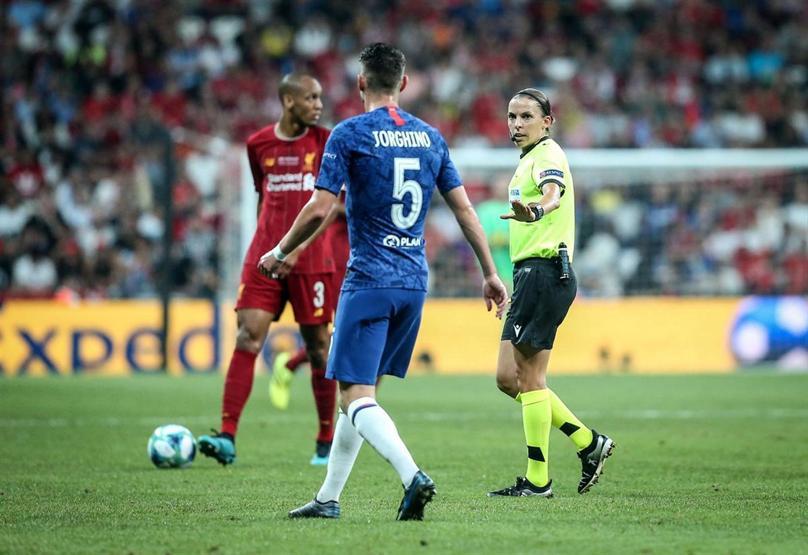 UEFA Süper Kupa finalinde Youtuber Fester Abdü sahaya girdi