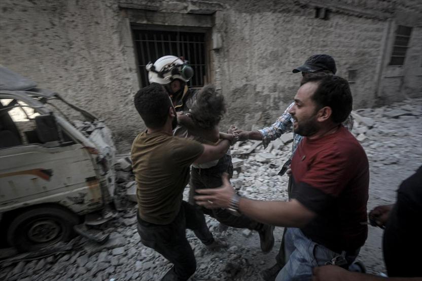 İdlibe yoğun hava saldırıları sürüyor O an hayat durdu