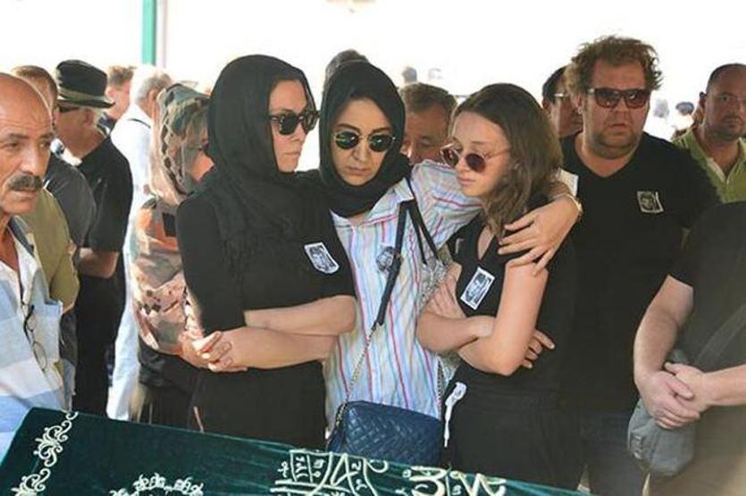 Babaya veda Son kez tabuta baktı...