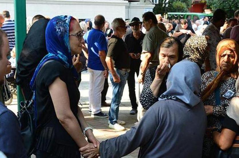 Babaya veda Son kez tabuta baktı...