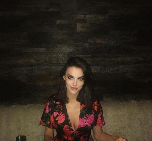 Tuvana Türkayın bikinili pozu olay oldu