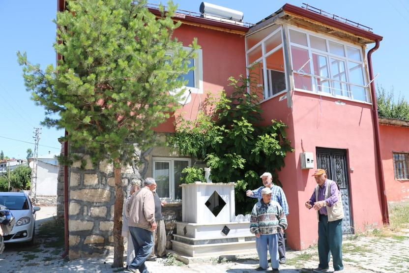 Birçok kişinin rüyasını gördüğü yere kabir yaptılar