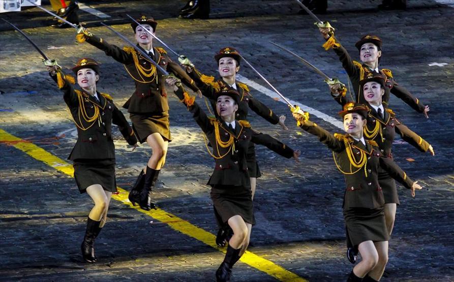 Kızıl Meydanda Türk mızıkasının gösterisi