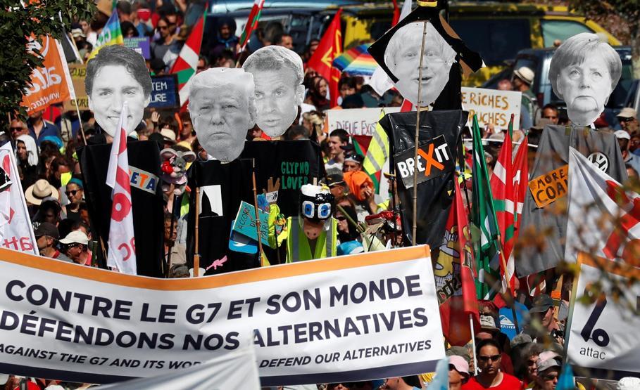 G7 Zirvesi karşıtı eylemciler gösteri düzenledi