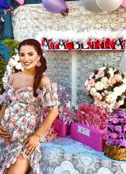 Doğuma çok az kaldı Anne olmak için gün sayıyor