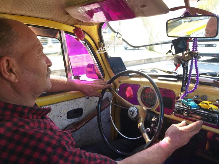Klasik Volkswagenlere gözü gibi bakıyor