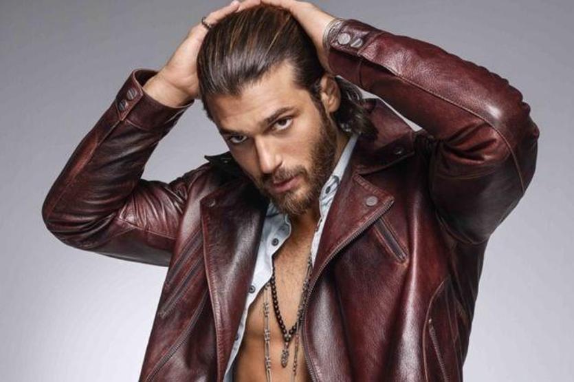 Can Yaman tek başına oturup saatlerce etrafı izlerdi