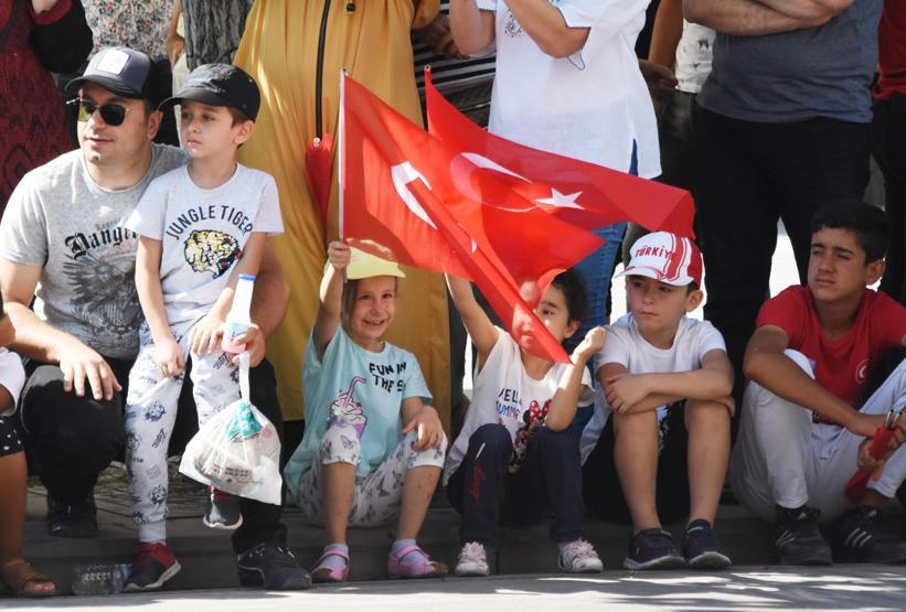30 Ağustos Zafer Bayramı yurtta coşku ile kutlanıyor